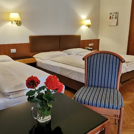 Adria Hotel 3*